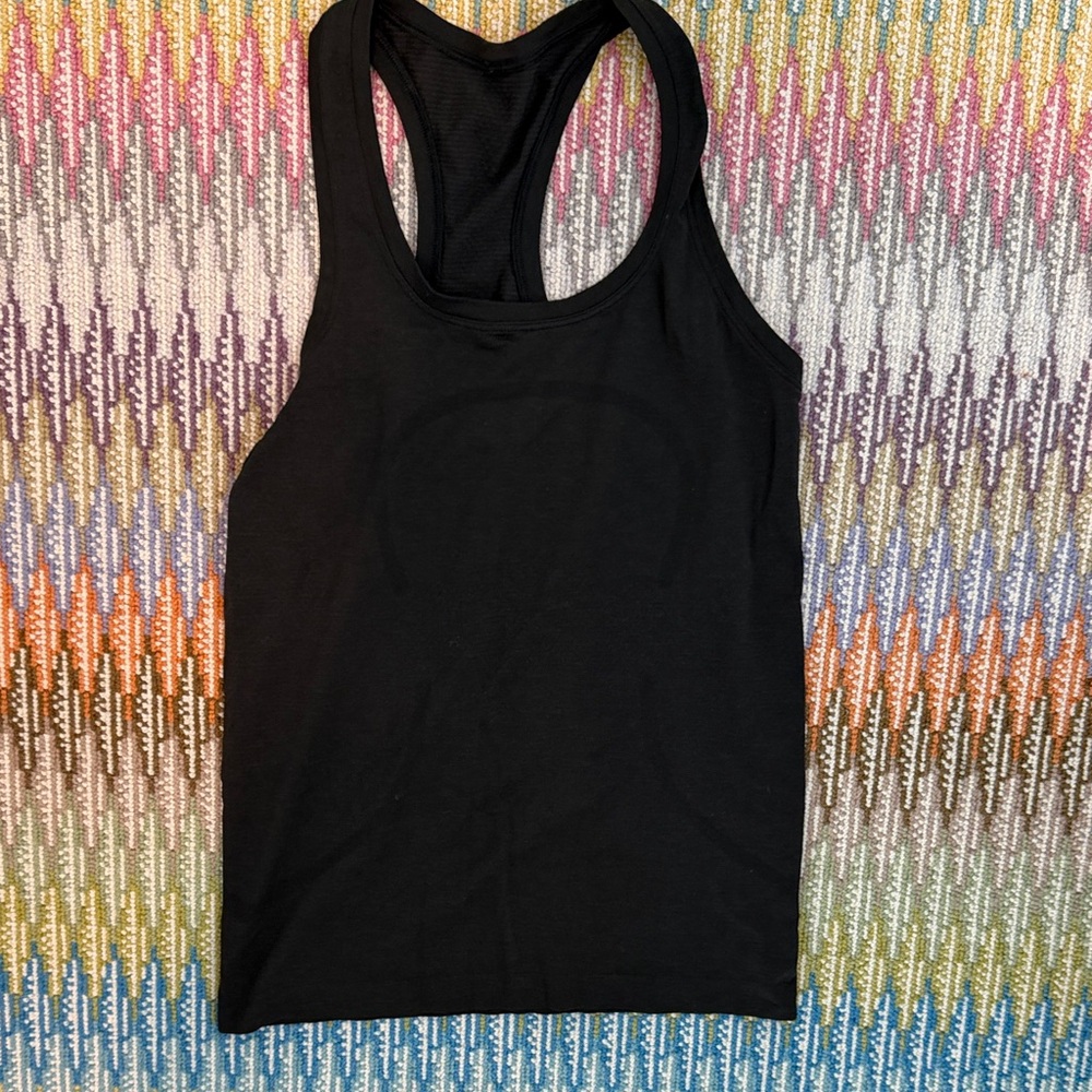 Lululemon black tank size 8